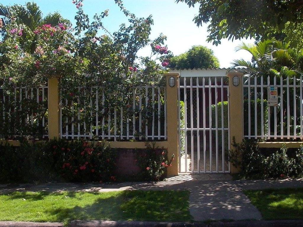 Hostal Casa Los Espinoza Μανάγκουα Εξωτερικό φωτογραφία